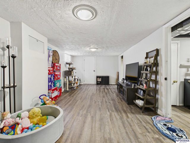 7534 Chandler Hills Drive, Bellevue, NE 68147