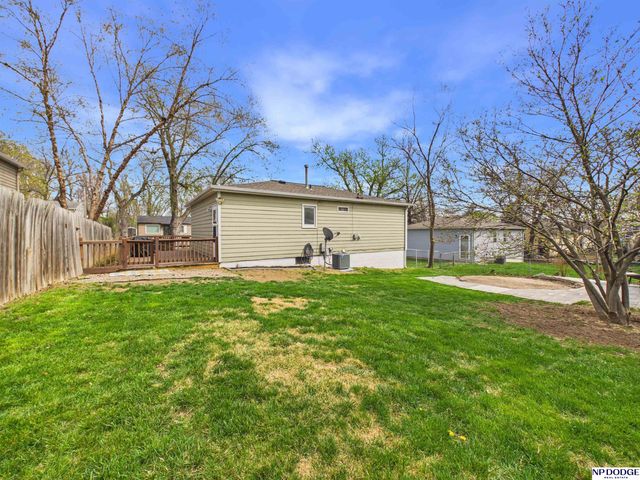 7534 Chandler Hills Drive, Bellevue, NE 68147