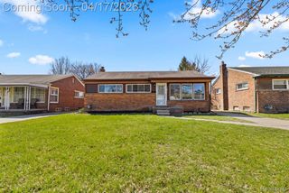 33091 Barton Street, Garden City, MI 48135
