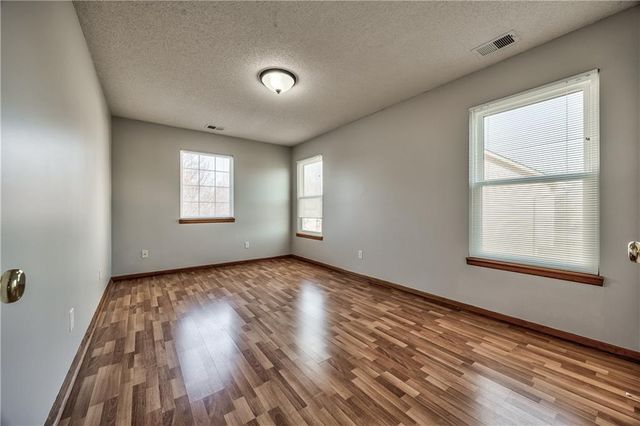 20935 W 125th Street, Olathe, KS 66061