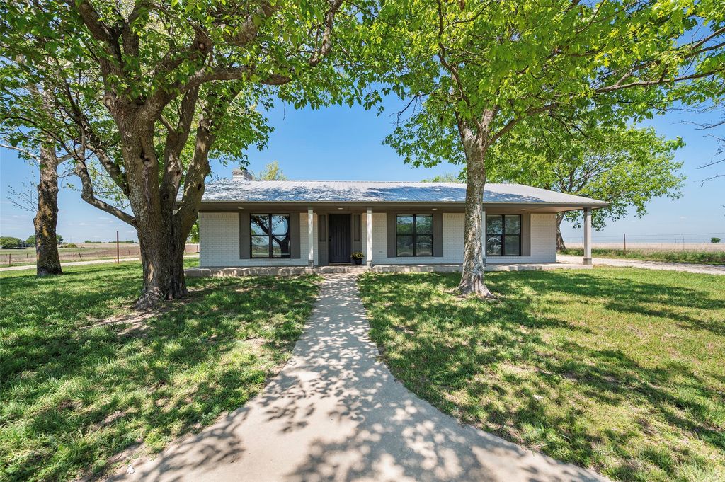 3949 County Road 302, Muenster, TX 76252