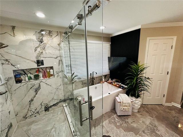 120 Glenclairn Court, Roswell, GA 30076