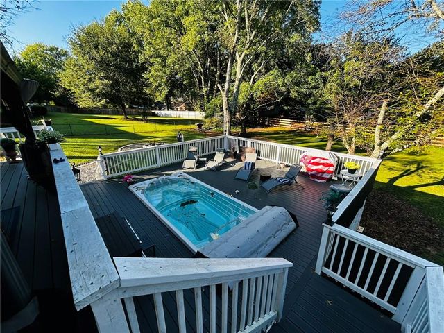 120 Glenclairn Court, Roswell, GA 30076