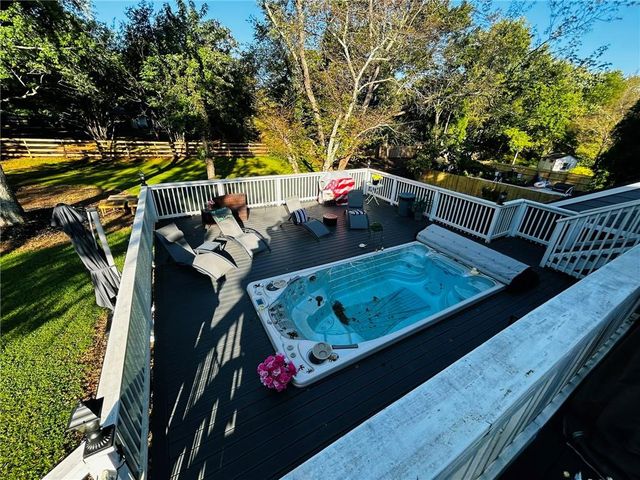120 Glenclairn Court, Roswell, GA 30076