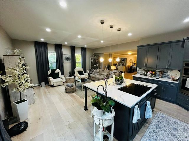 120 Glenclairn Court, Roswell, GA 30076