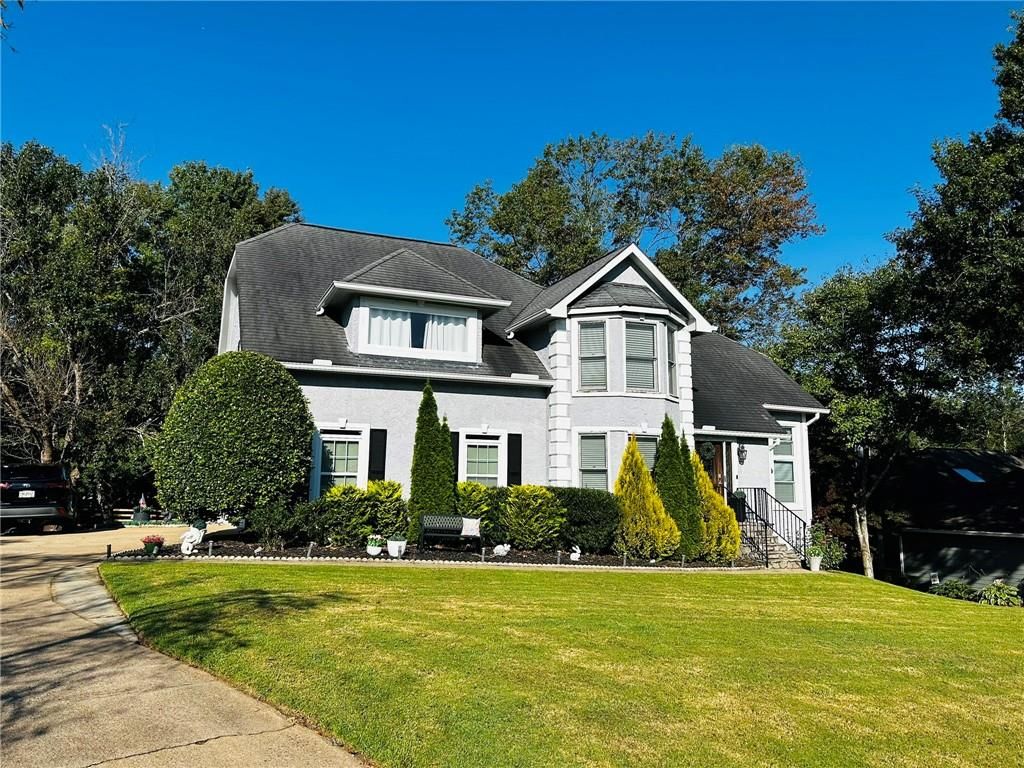 120 Glenclairn Court, Roswell, GA 30076