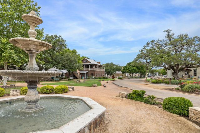 2130 Hartfield Road, Round Top, TX 78954