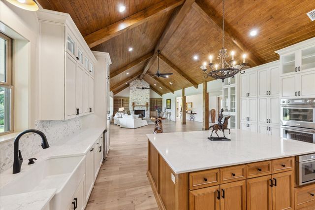 2130 Hartfield Road, Round Top, TX 78954