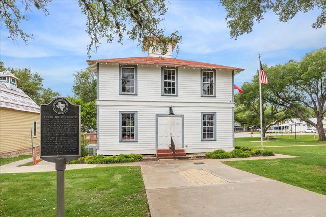 2130 Hartfield Road, Round Top, TX 78954