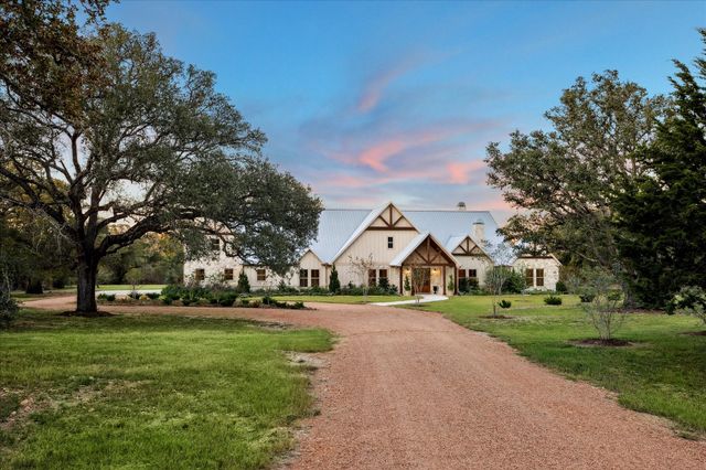 2130 Hartfield Road, Round Top, TX 78954