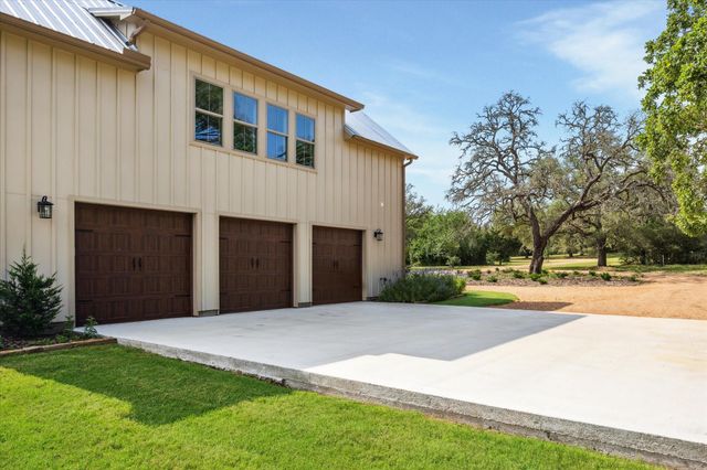 2130 Hartfield Road, Round Top, TX 78954