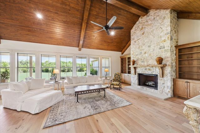 2130 Hartfield Road, Round Top, TX 78954