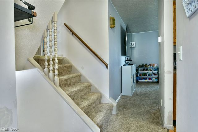 2484 Mahan Denman Road, Cortland, OH 44410