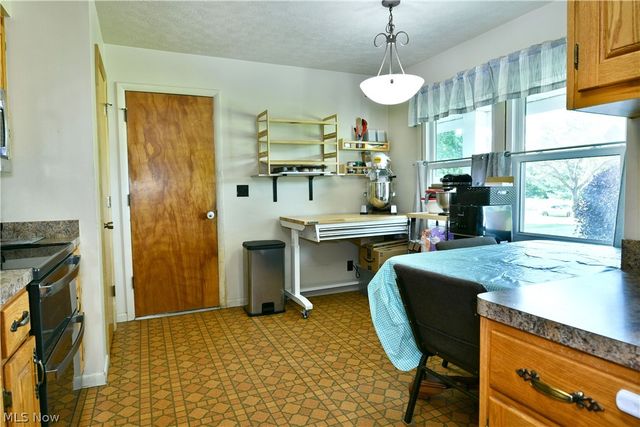 2484 Mahan Denman Road, Cortland, OH 44410