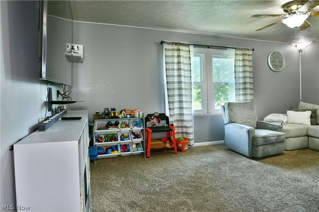 2484 Mahan Denman Road, Cortland, OH 44410