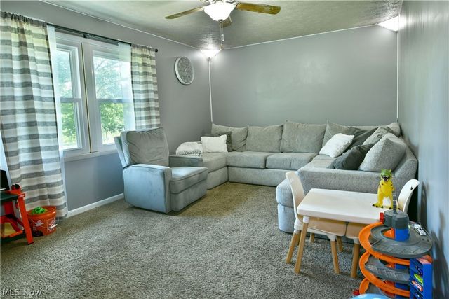 2484 Mahan Denman Road, Cortland, OH 44410