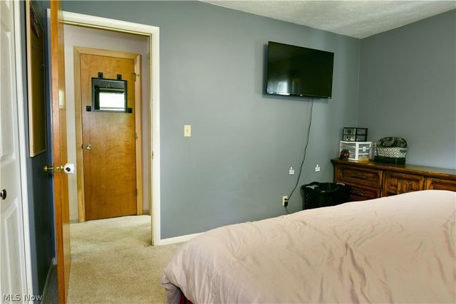 2484 Mahan Denman Road, Cortland, OH 44410