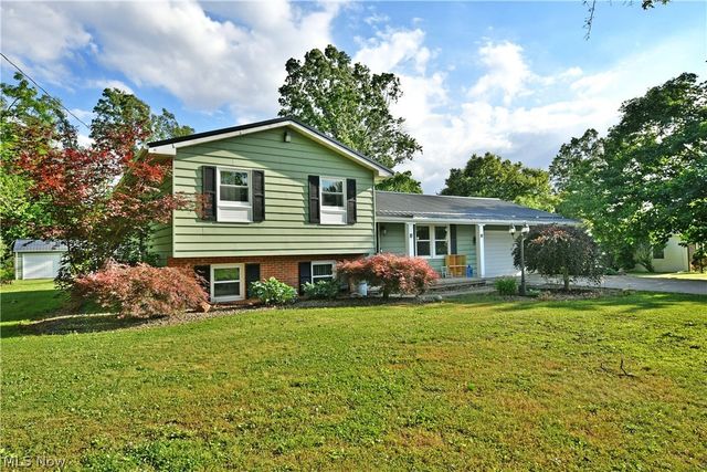2484 Mahan Denman Road, Cortland, OH 44410