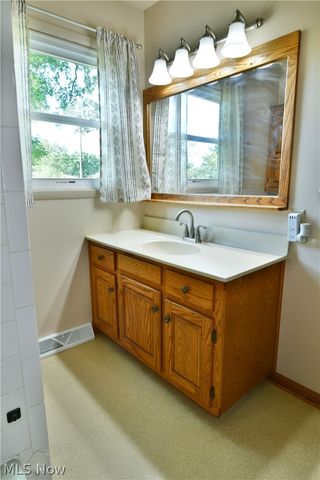 2484 Mahan Denman Road, Cortland, OH 44410