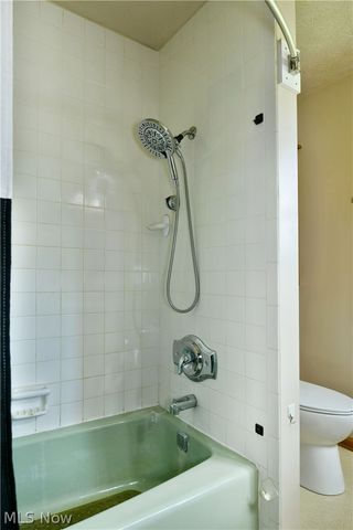 2484 Mahan Denman Road, Cortland, OH 44410