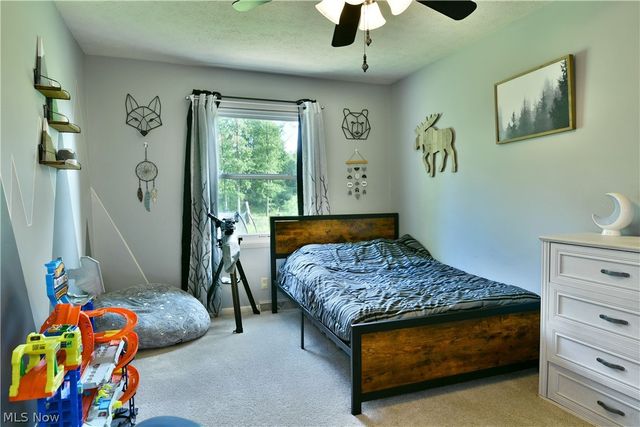 2484 Mahan Denman Road, Cortland, OH 44410