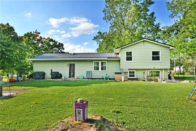 2484 Mahan Denman Road, Cortland, OH 44410
