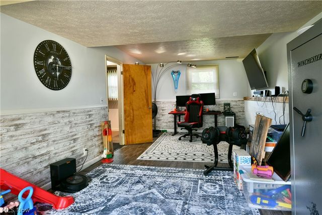 2484 Mahan Denman Road, Cortland, OH 44410