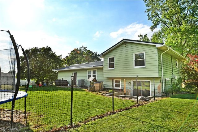 2484 Mahan Denman Road, Cortland, OH 44410