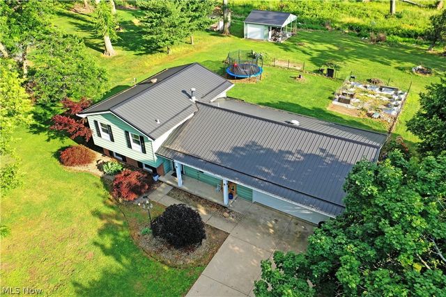 2484 Mahan Denman Road, Cortland, OH 44410