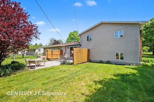4403 Robinhood Terrace, Midland, MI 48642