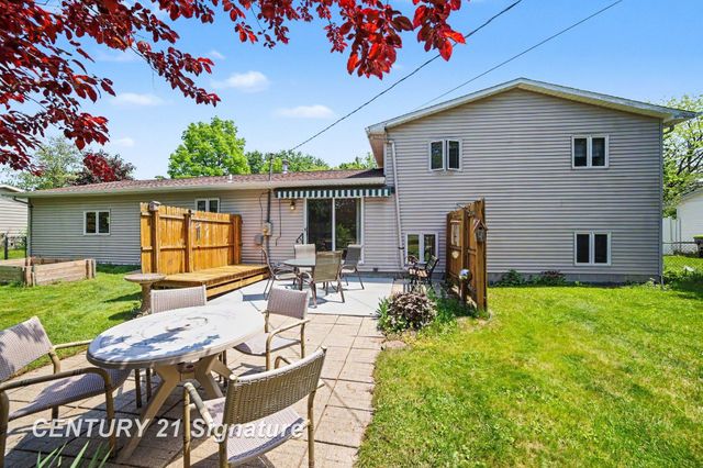 4403 Robinhood Terrace, Midland, MI 48642