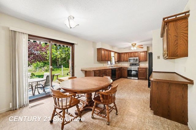4403 Robinhood Terrace, Midland, MI 48642
