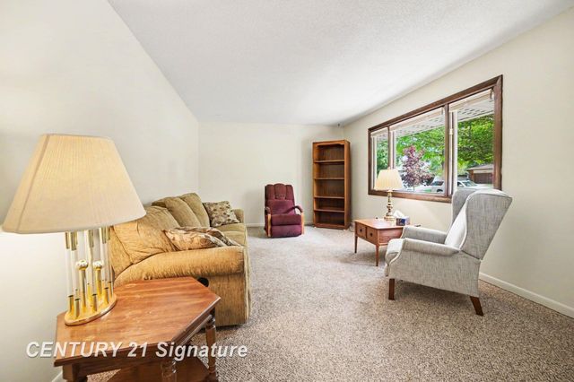 4403 Robinhood Terrace, Midland, MI 48642