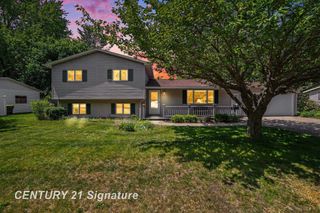 4403 Robinhood Terrace, Midland, MI 48642