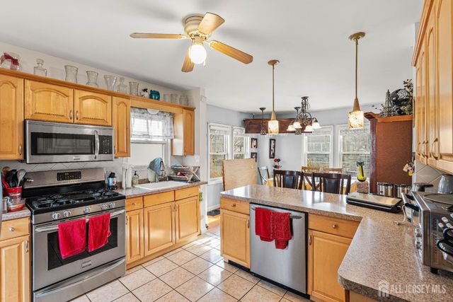 210 2nd Street, Dunellen, NJ 08812