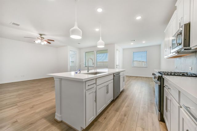 4116 Silver Falls Lane, League City, TX 77573