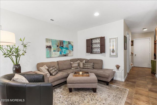 427 Dorchester Way, Manalapan, NJ 07726