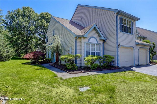 427 Dorchester Way, Manalapan, NJ 07726