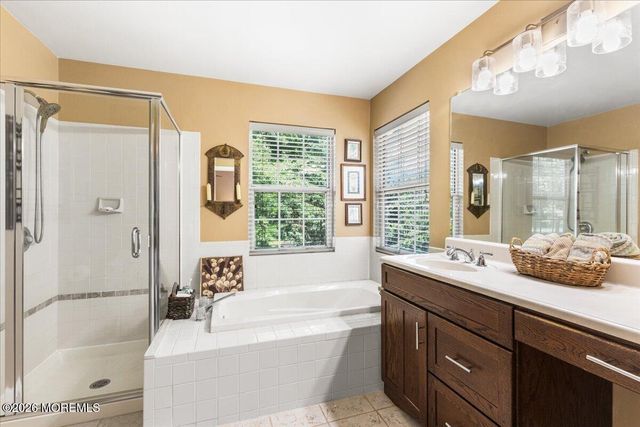 427 Dorchester Way, Manalapan, NJ 07726