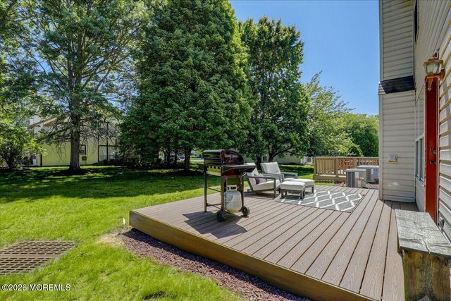 427 Dorchester Way, Manalapan, NJ 07726