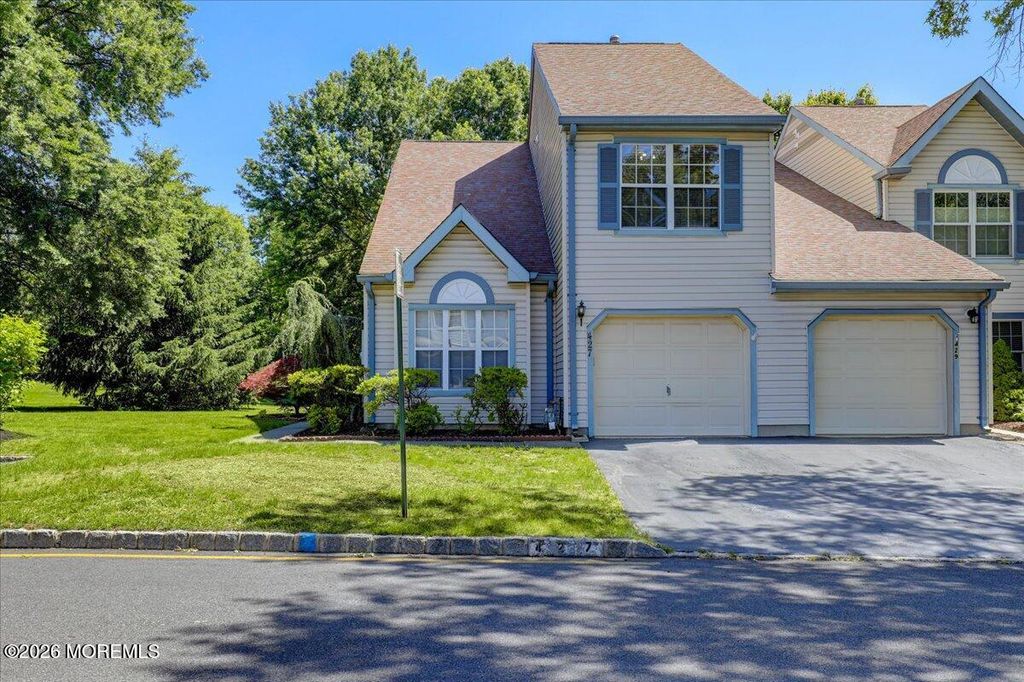 427 Dorchester Way, Manalapan, NJ 07726