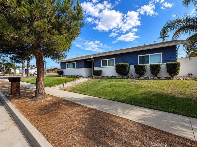590 E Van Koevering, Rialto, CA 92376