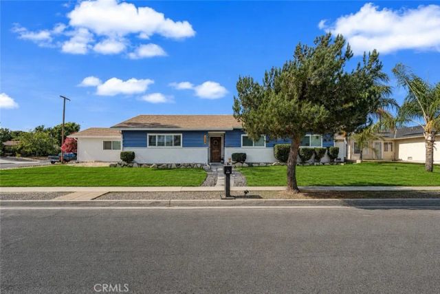 590 E Van Koevering, Rialto, CA 92376