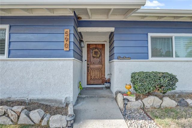 590 E Van Koevering, Rialto, CA 92376
