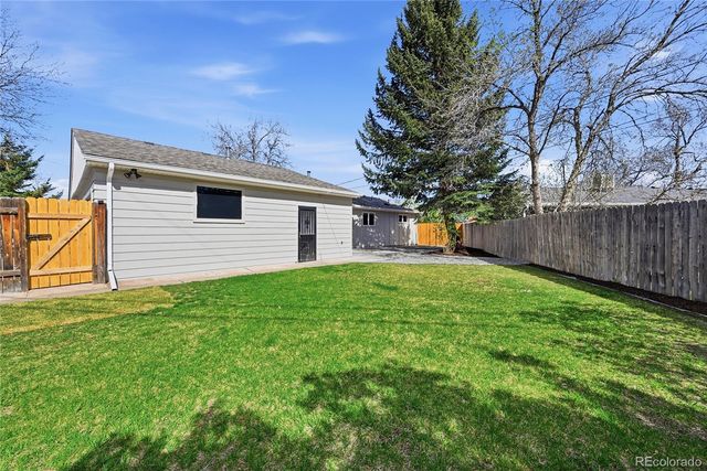 6707 S Birch Way, Centennial, CO 80122