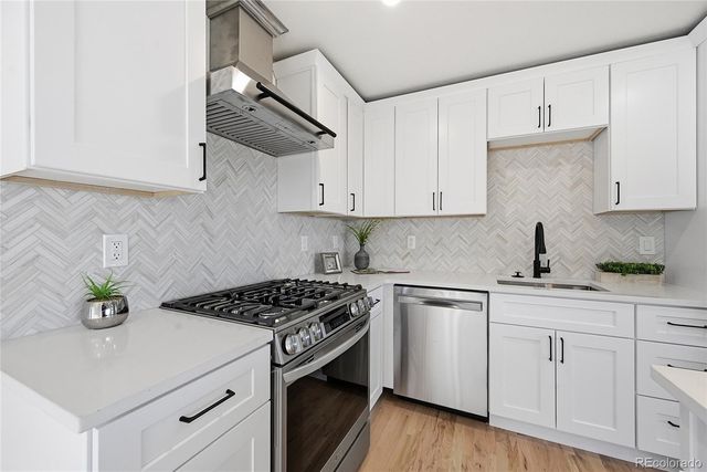 6707 S Birch Way, Centennial, CO 80122