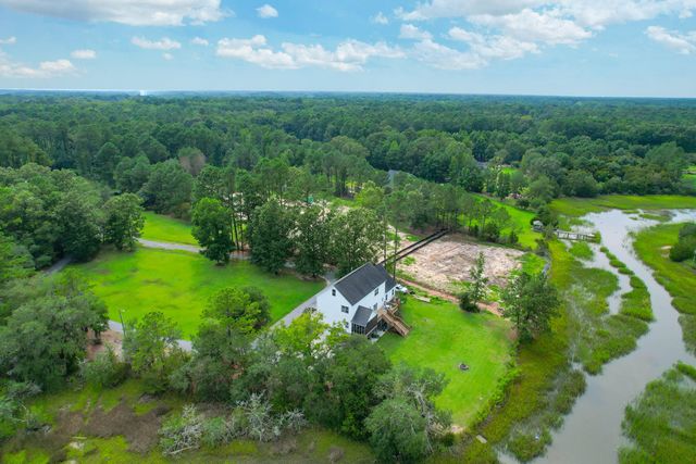 4760 Walking Horse Road, Meggett, SC 29449