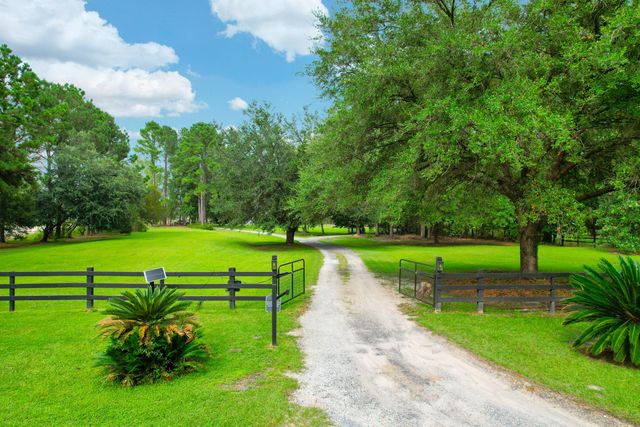 4760 Walking Horse Road, Meggett, SC 29449