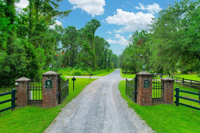 4760 Walking Horse Road, Meggett, SC 29449
