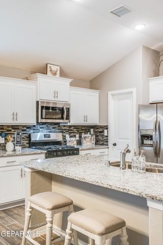 512 Caddo Lane, Clint, TX 79836